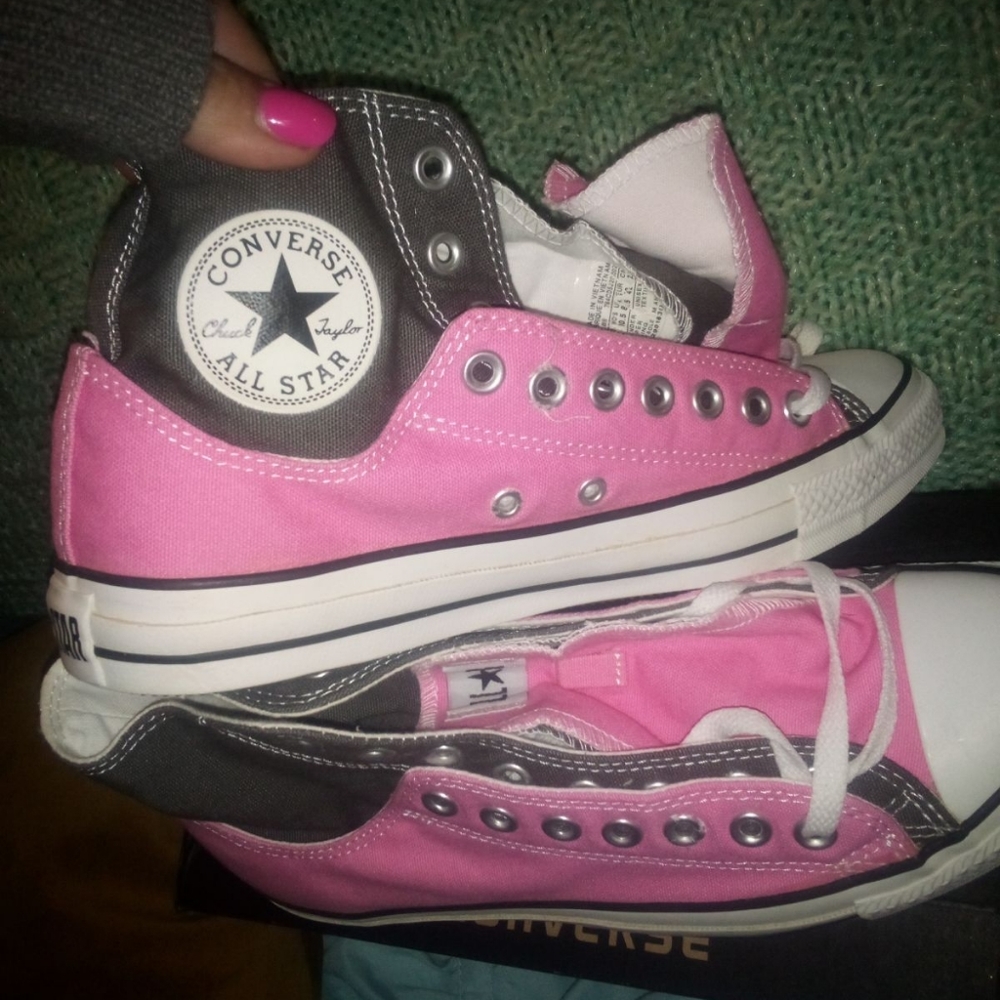 Men's 8.5 Converse. Pink and grey layer up high tops.
